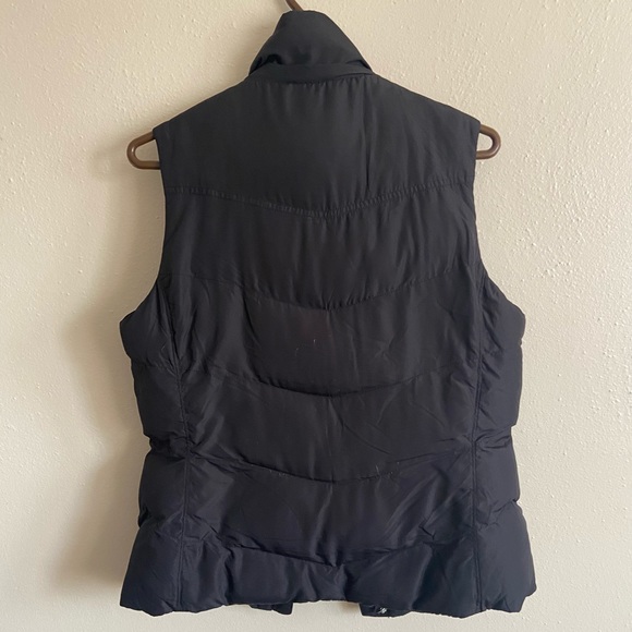 Banana Republic Puffer Vest - Picture 3 of 7